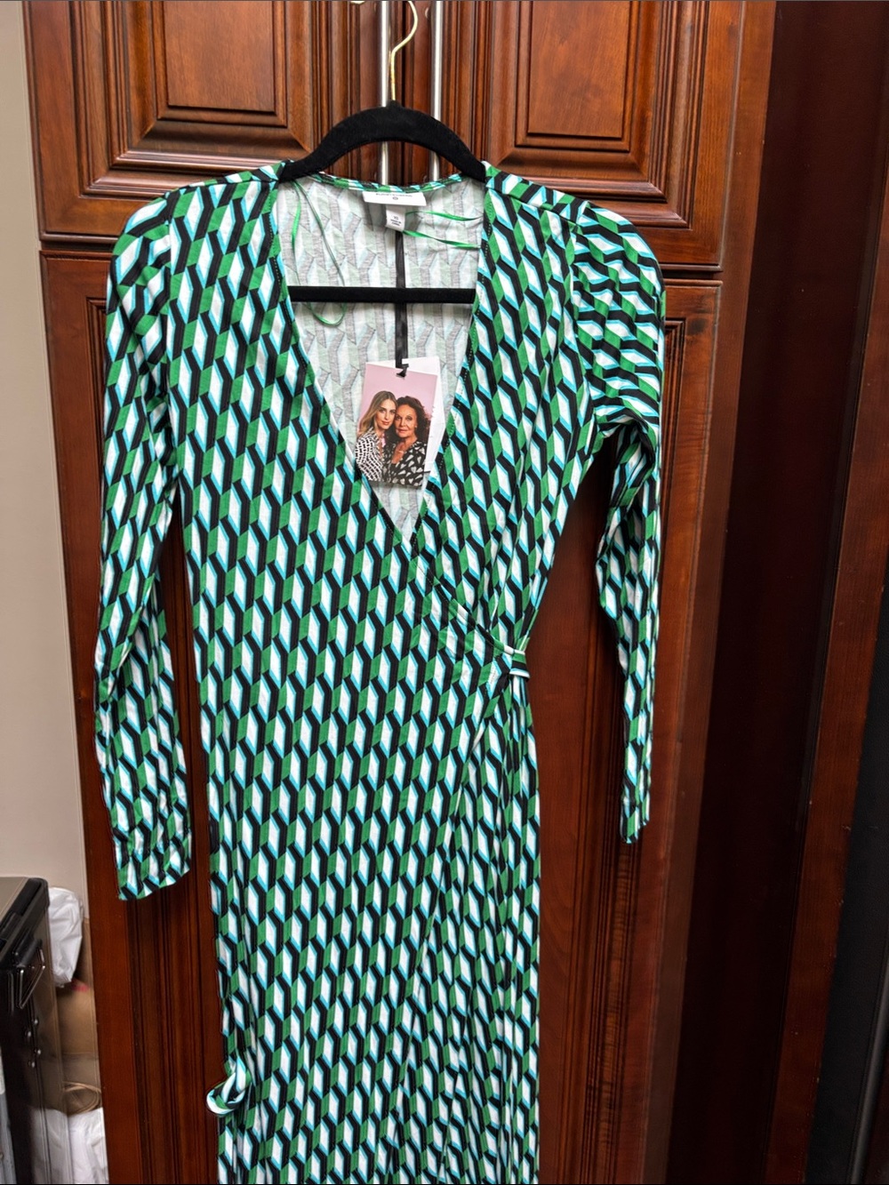 Diane Von Furstenberg Green and Black Geometric Wrap Dress - Picture 3 of 3